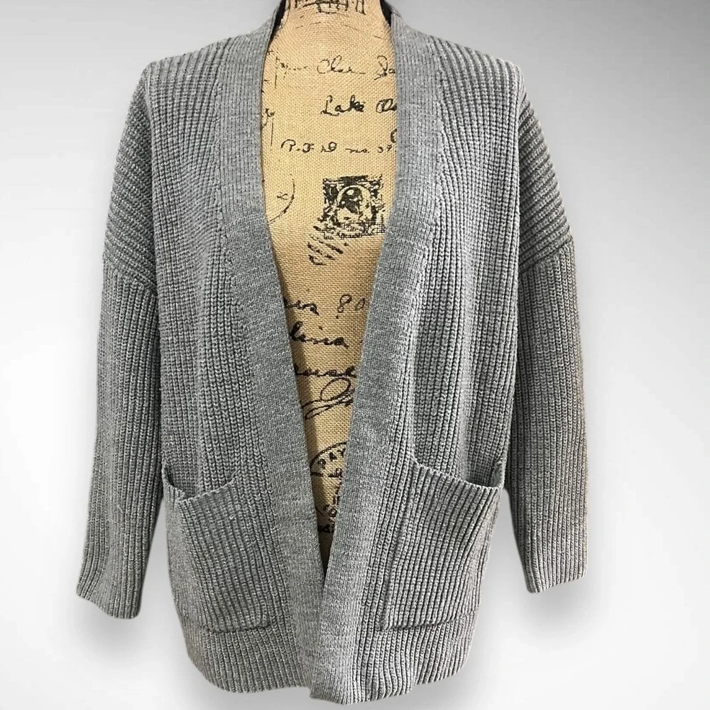 THE BEACH PEOPLE Gray Cable Knit Open Front Cardigan Embroidery‎ On Back | EUC